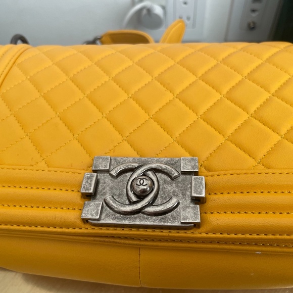 Chanel Boy Flap Bag Quilted Lambskin Old Medium - Picture 1 of 12